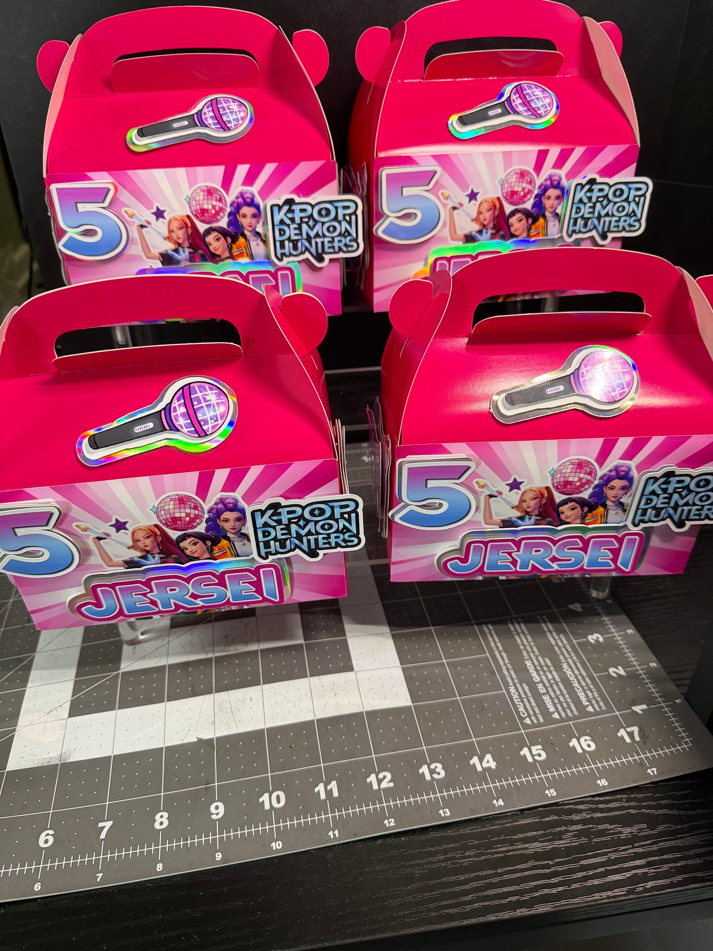 3-D Party Box